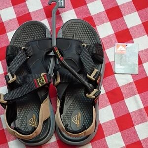 🌊New With Detached Tag Ozark Trail Mens Size 11 Black and Brown Outdoor Sandals